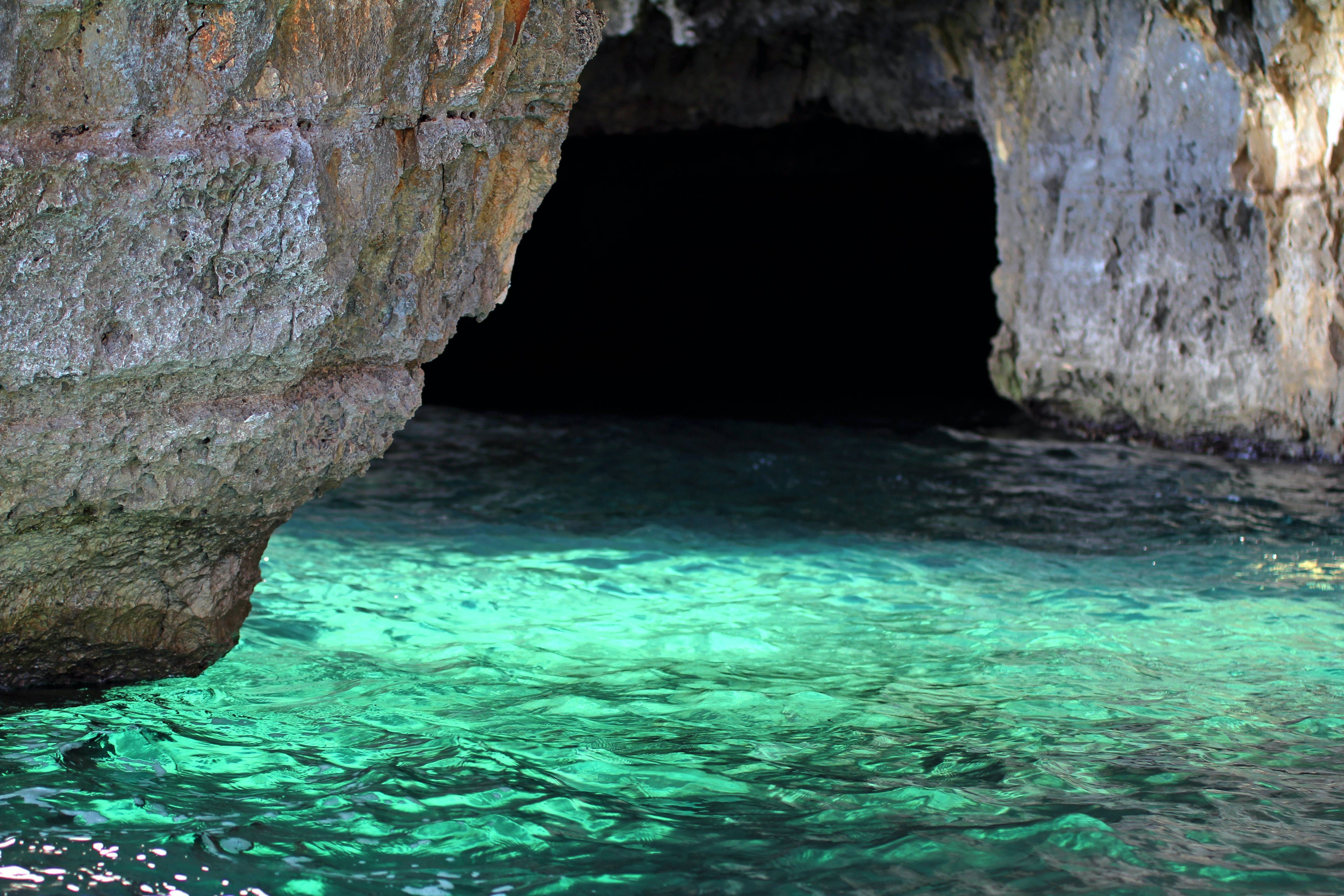 Rêver de grotte sous-marine